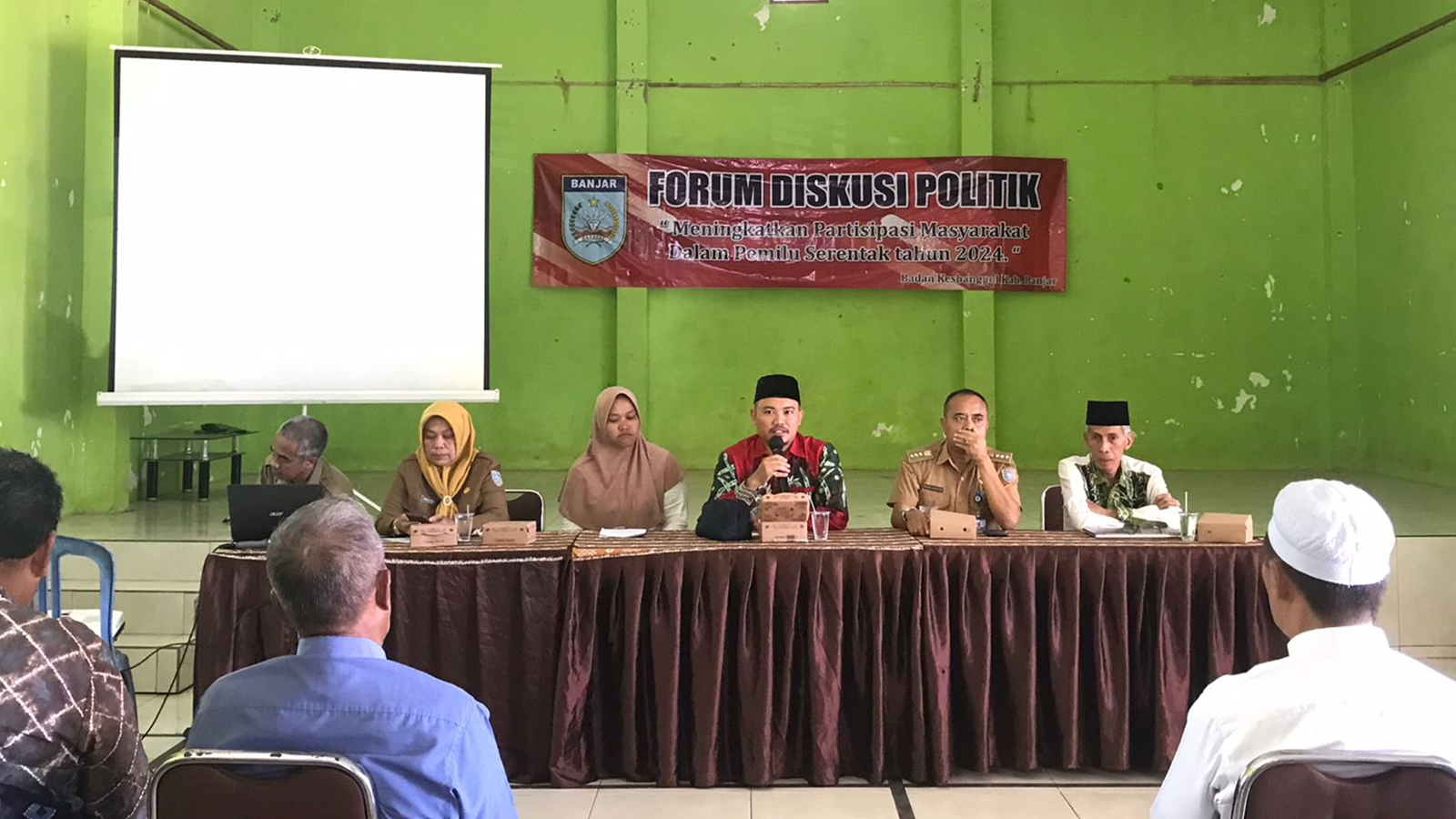 Hadiri Forum Diskusi Politik, Ketua Bawaslu Kabupaten Banjar Berharap Masyarakat Turut Mengawasi Jalannya Pemilu