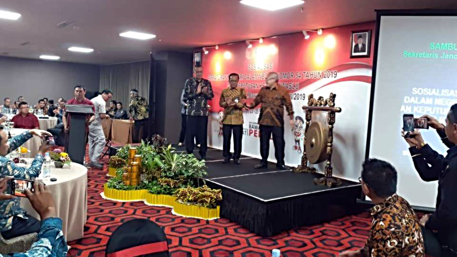 Sosialisasi Permendagri No. 54 Tahun 2019 dan dan SK Bawaslu No. 0194/K.BAWASLU/PR.03.00/2019