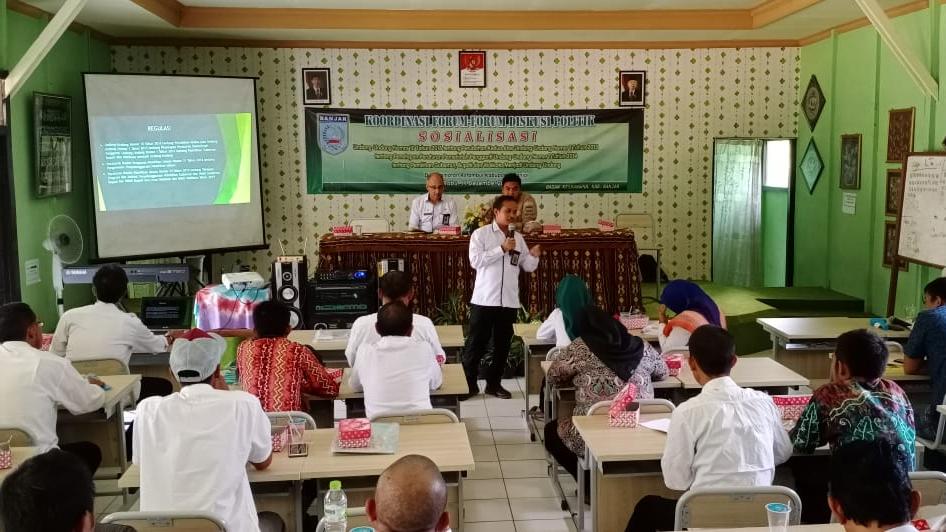 Sosialisasi Peraturan Perundang-Undangan tentang Pilkada di Kecamatan Astambul