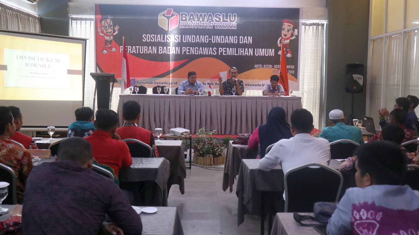 Untuk Kesuksesan Pilkada 2020, Bawaslu Kabupaten Banjar Persenjatai Dengan Pengetahuan Hukum