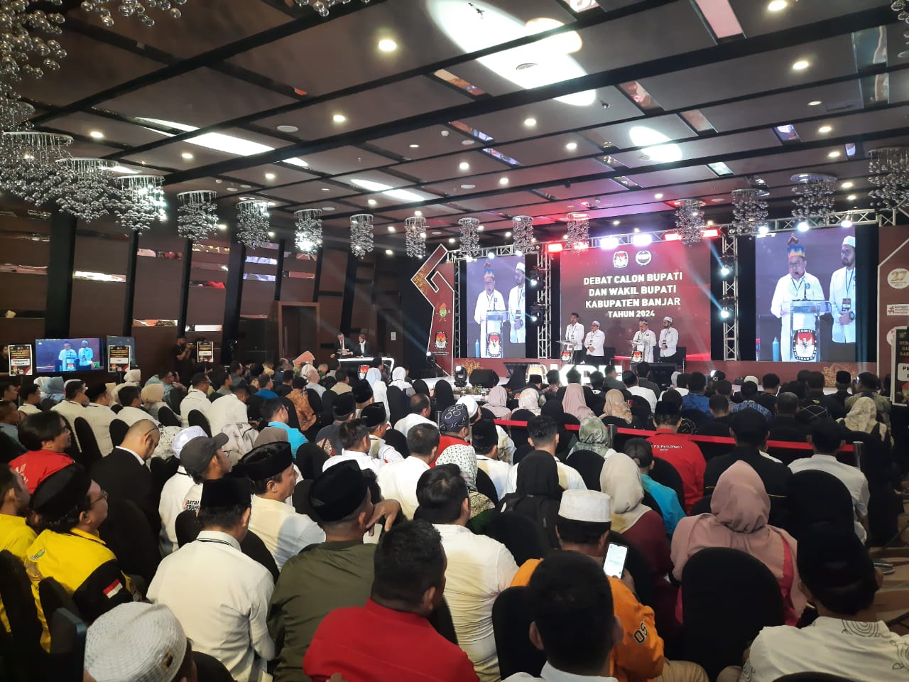 suasana debat