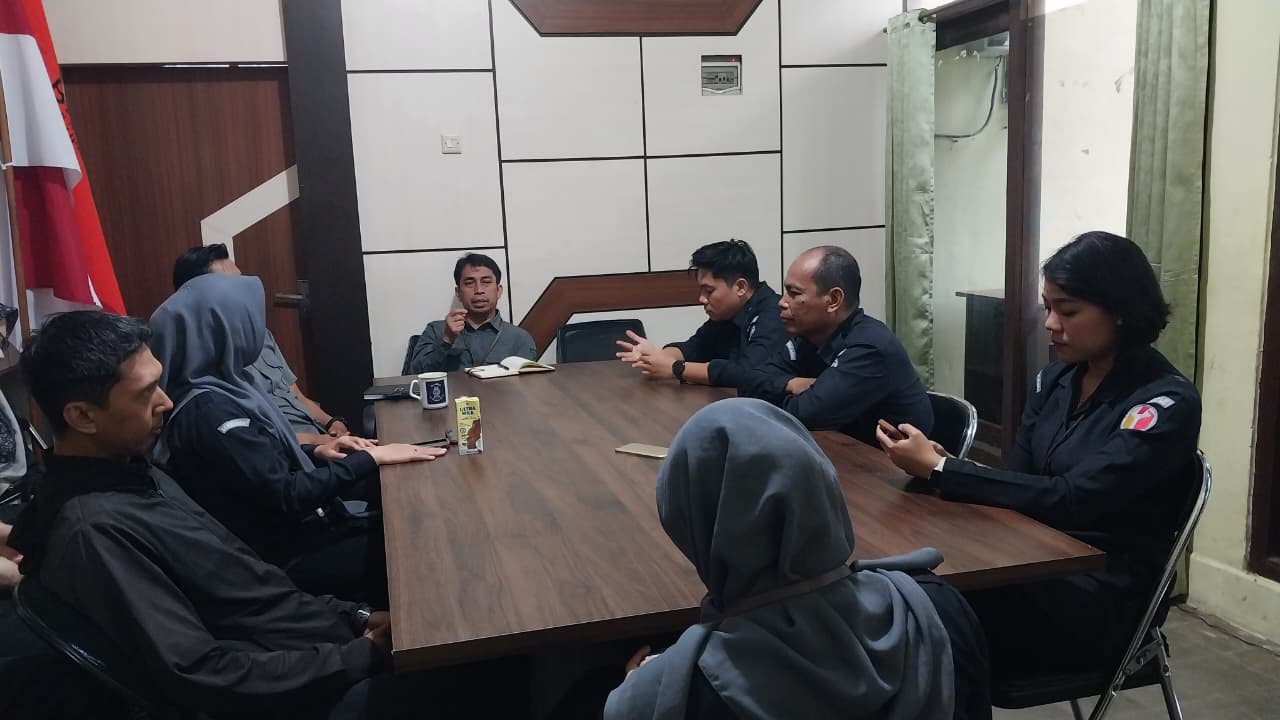 Rapat Mingguan Rutin
