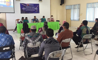 Ketua Bawaslu Banjar Memberikan Arahan Saat Bimtek Pengawas Desa/Kelurahan