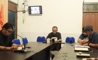 Penguatan Staf, Kepala Sekretariat Bawaslu Kabupaten Banjar Ajak Seluruh Staf Untuk Literasi dan Gotong Royong