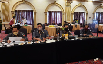 Bawaslu Kabupaten Banjar Menghadiri Rapat Pleno Rekapitulasi Dukungan Hasil Verifikasi Faktual Tingkat Kabupaten