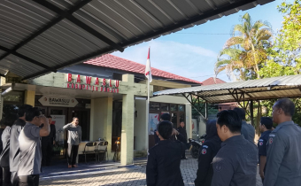 Upacara Bendera Rutin